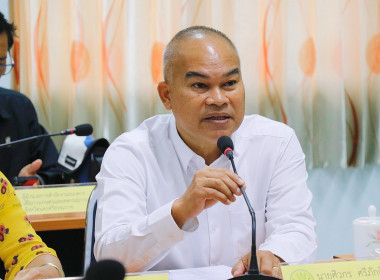 การประชุมคณะอนุกรรมการส่งเสริมและพัฒนาอาชีพตามนโยบายที่ดินแห่งชาติ (คทช.) สำนักงานสหกรณ์จังหวัดนครศรีธรรมราช ครั้งที่ 1/2568 โดยมีหัวหน้าส่วนราชการ และหน่วยงานเอกชนที่เกี่ยวข้อง พร้อมด้วย นายศิวกร ศรีภักดี สหกรณ์จังหวัดนครศรีธรรมราช คณะทำงานและเลขานุการ ... พารามิเตอร์รูปภาพ 8